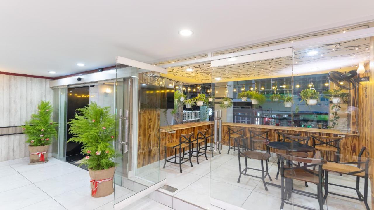 Green Star Central Hotel Ho Chi Minh City Bagian luar foto